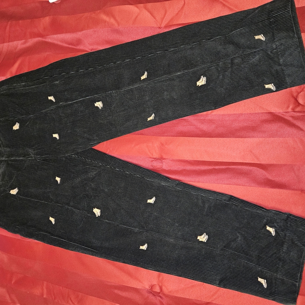 Embroidered Boots Patch on Striped Fabric - Picture 4 of 6